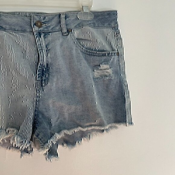 REWASH Light Wash Railroad Stripe Patchwork High Waisted Denim Jean Shorts 13 31 - Picture 4 of 12